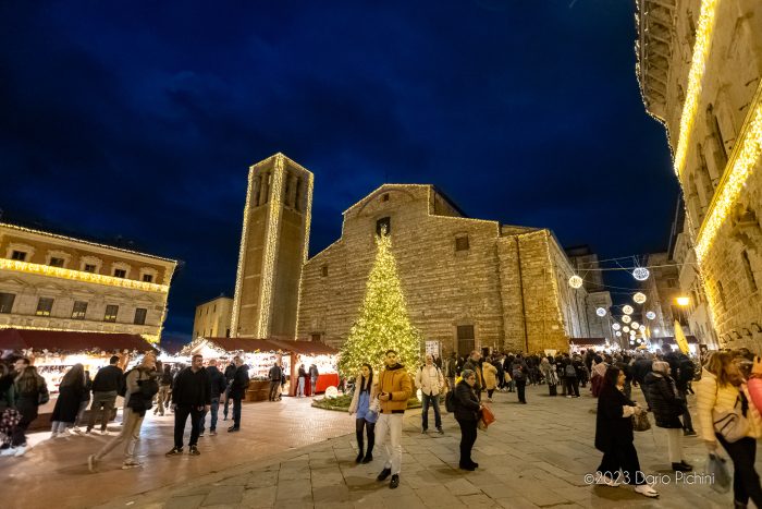 L'attesa del Natale riempie Montepulciano di magia: mercatini, musica e tradizioni da vivere insieme