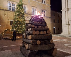 Pienza, notte di San Silvestro in Piazza Pio II per accogliere il 2025