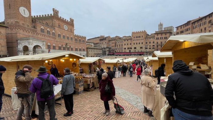 Siena, al via la tre giorni del 'Mercato nel Campo'