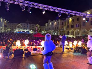 Grande successo per il nuovo format del capodanno valdelsano a Colle