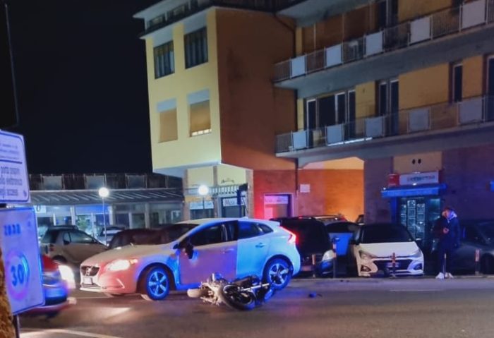 Siena, scontro tra auto e moto fuori Porta Pispini