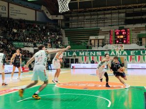 La Mens Sana vince il derby contro la Virtus Siena: al PalaEstra finisce 76-73