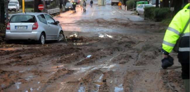 Alluvione 2024, Giani: "Bisogna intervenire sul reticolo idrico minore che si può trasformare in distruzione e morte"