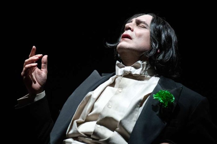 Daniele Pecci apre il 2025 dei Teatri di Siena: "In scena Oscar Wilde, la sua confessione"