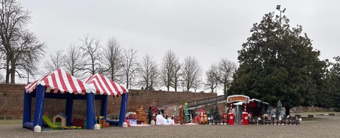 Villaggio di Babbo Natale a Siena, botta e risposta Piccinni-Sena Civitas a suon di foto